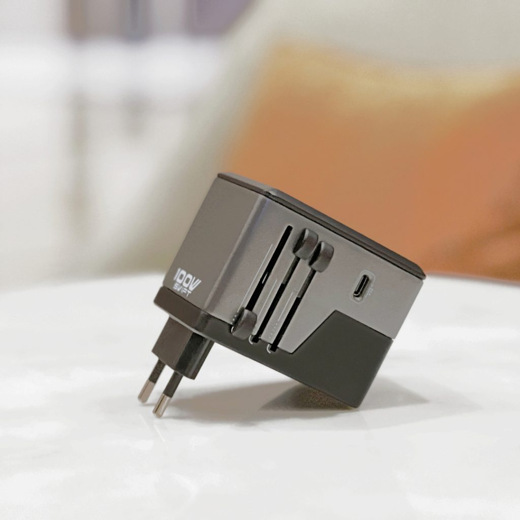 The Advantages of Universal Travel Adapters